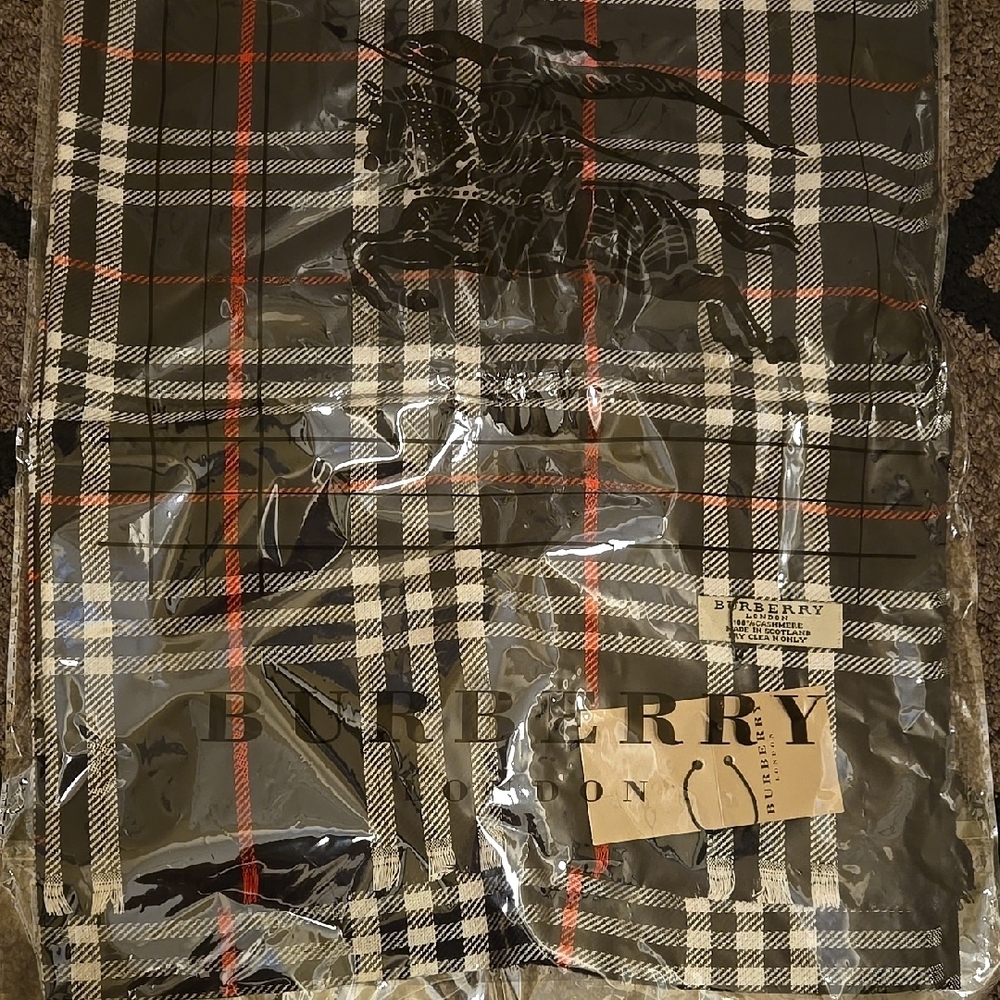 Burberry Navy Scarf With White And Red